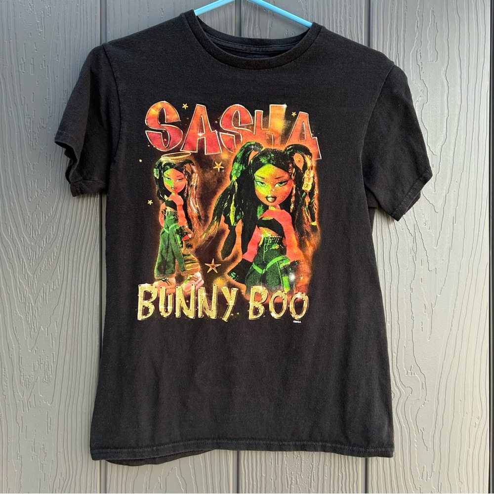 Bratz Sasha Bunny Boo Boyfriend Graphic Tee Shirt Short Sleeve Black Size Small